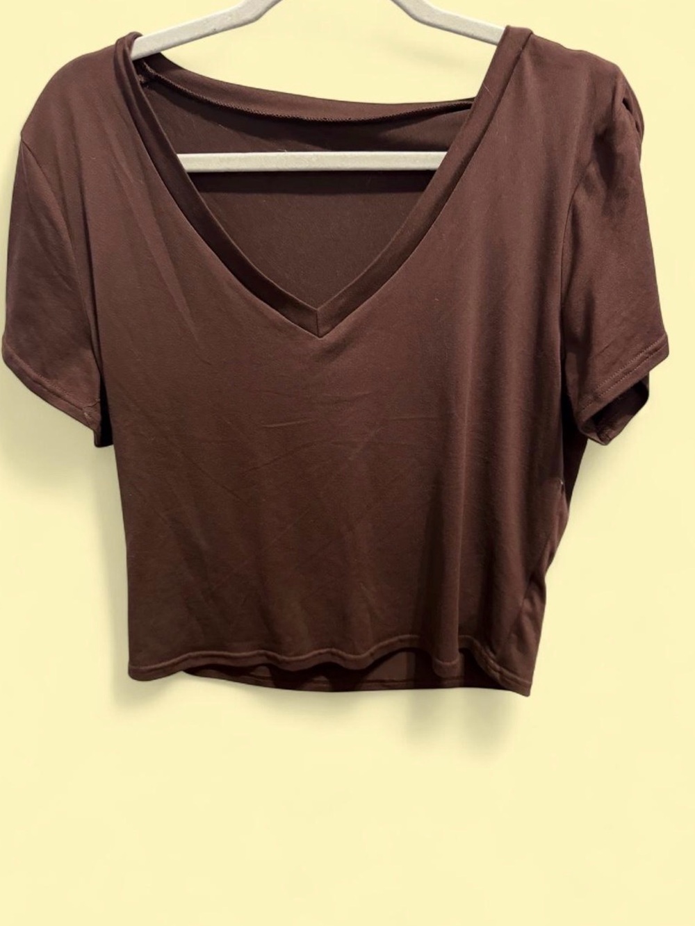 SHEIN Brown V‑Neck Short Sleeve Crop Top